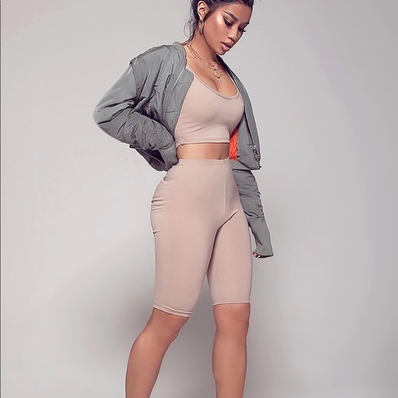 Fashion Nova Moving mountain set - Picture 2 of 2